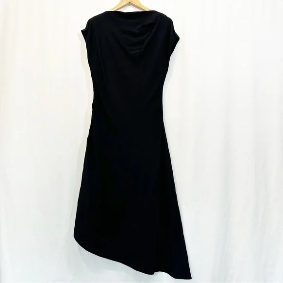 NWT YEON Hoshi Asymmetrical Hem Short Sleeve Boatneck Midi Dress in Black - Picture 4 of 14